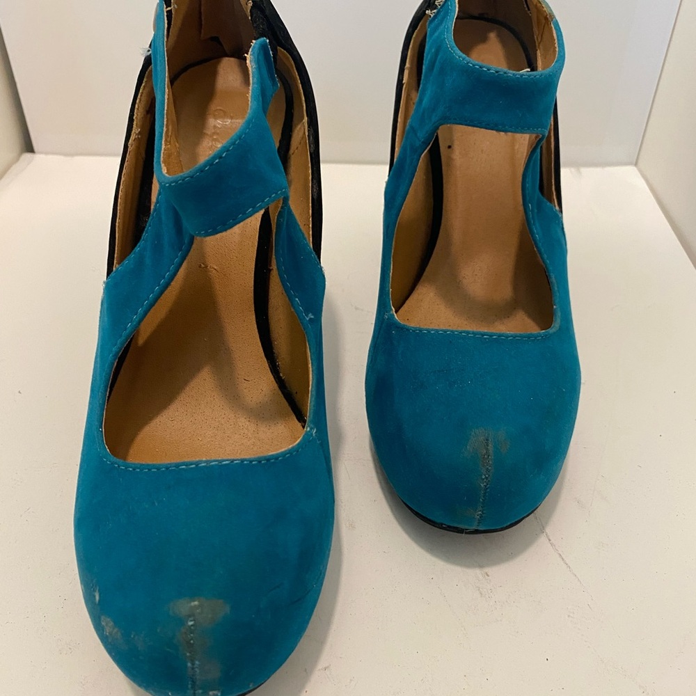 Qupid Color Block Retro Blue and Black Heels Suede-Like Design 7.5